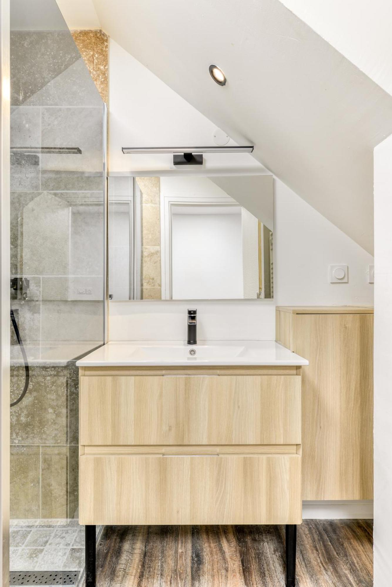 Cote Palais Avec Climatisation - Fibre & Netflix - Spacieux En Rez-De-Chaussee การ์กาซอน ภายนอก รูปภาพ
