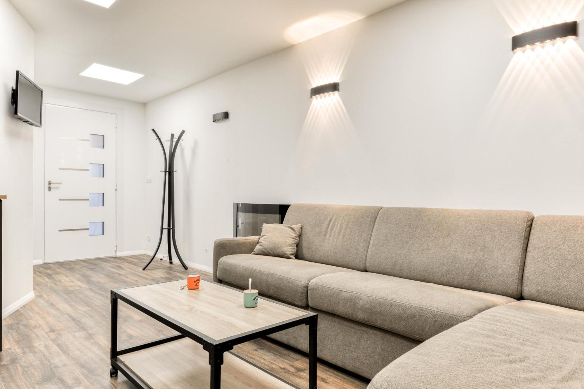Cote Palais Avec Climatisation - Fibre & Netflix - Spacieux En Rez-De-Chaussee การ์กาซอน ภายนอก รูปภาพ